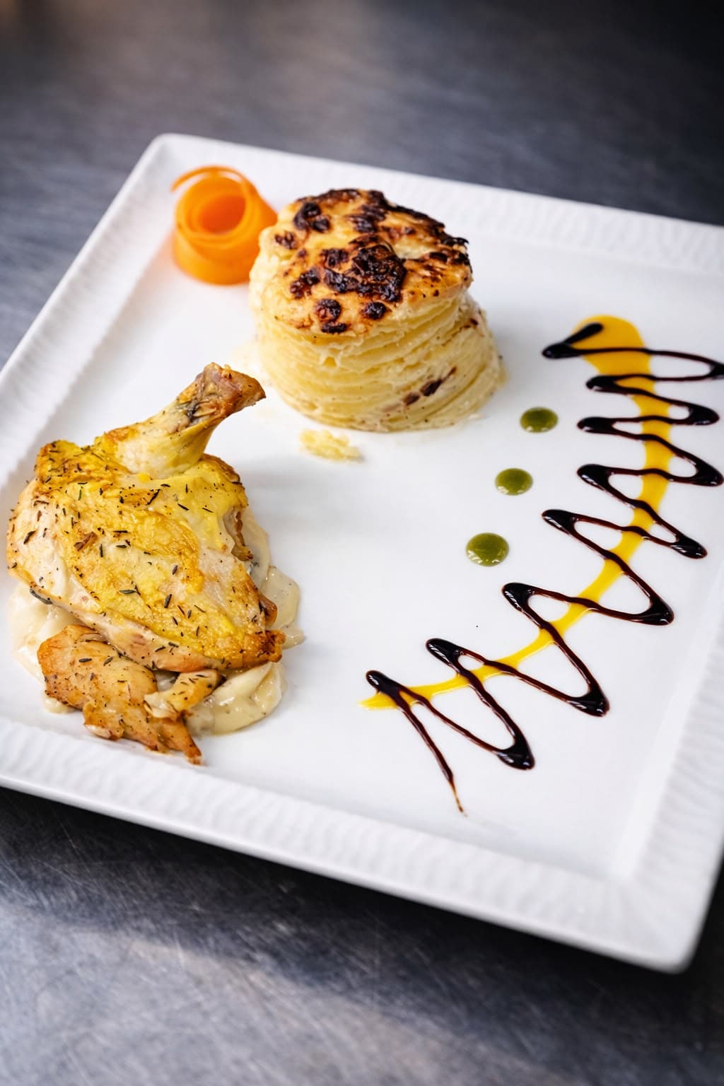 Suprême de poulet et gratin dauphinois — restaurant halal à Villeurbanne